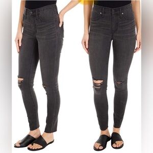 Madewell 9" High Rise Skinny Jeans in Black Sea Raw
Hem
